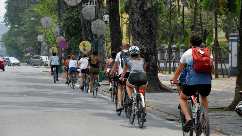 Pedaling with the Pack: The Definitive Guide to a Family-Friendly E-Bike Tour Hanoi